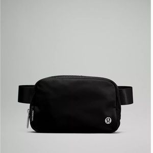 Lululemon everywhere belt bag